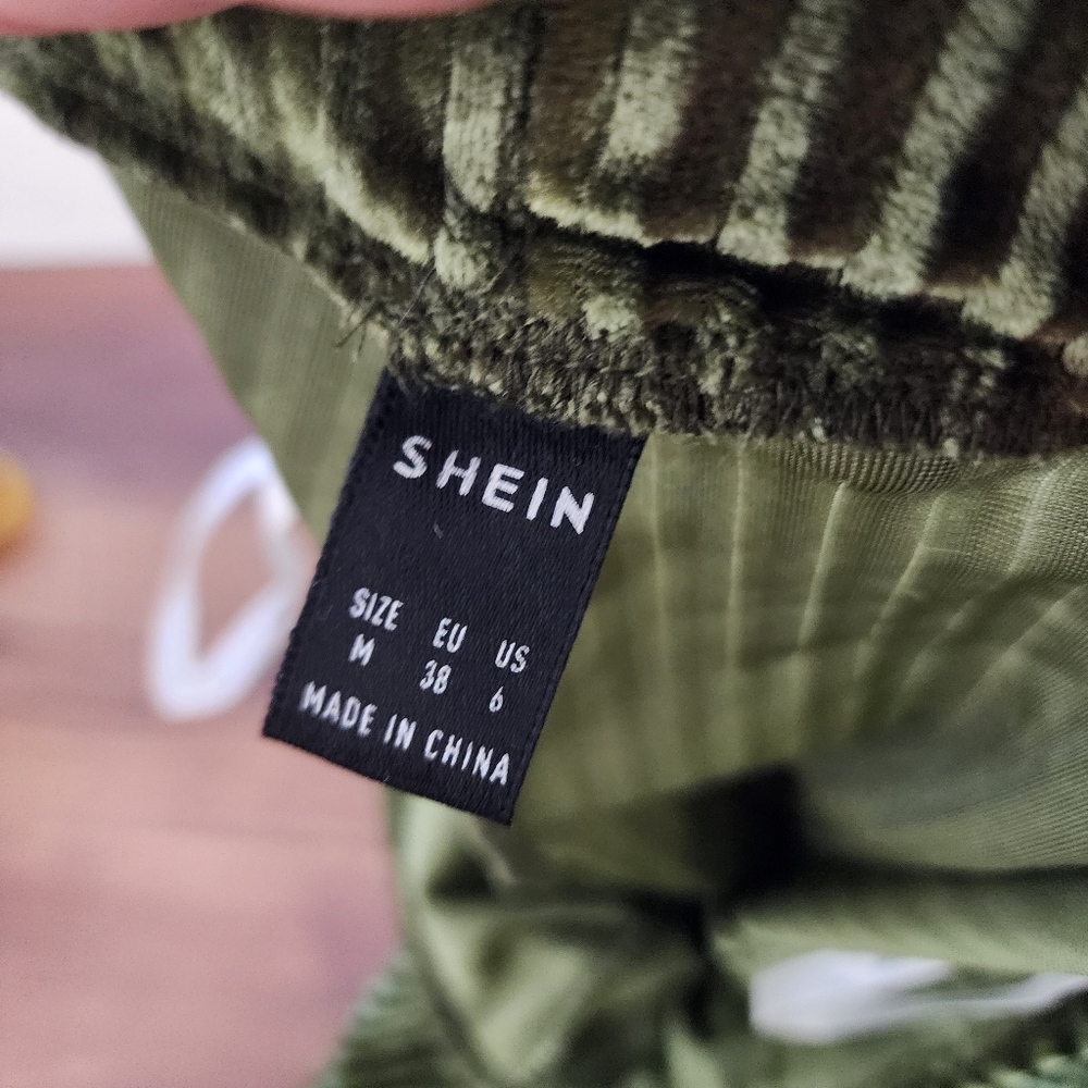 NWOT SHEIN Olive Green Ribbed Velvet Flared Bell Bottom Pants - Picture 5 of 11